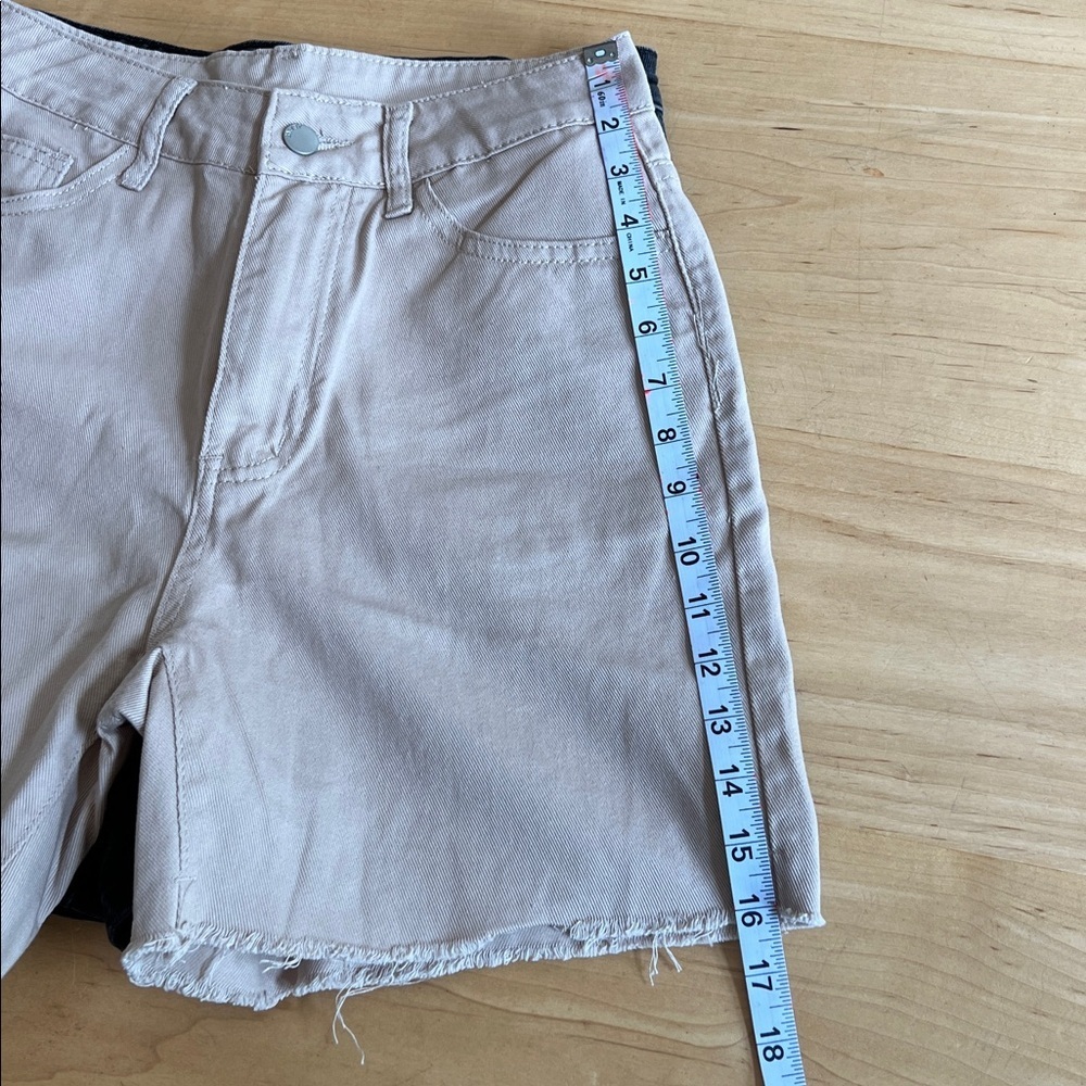 Women’s Washed Black and Tan shorts Bundle. Size 27w - Picture 5 of 10